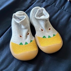 Shoe-socks size 6 toddler